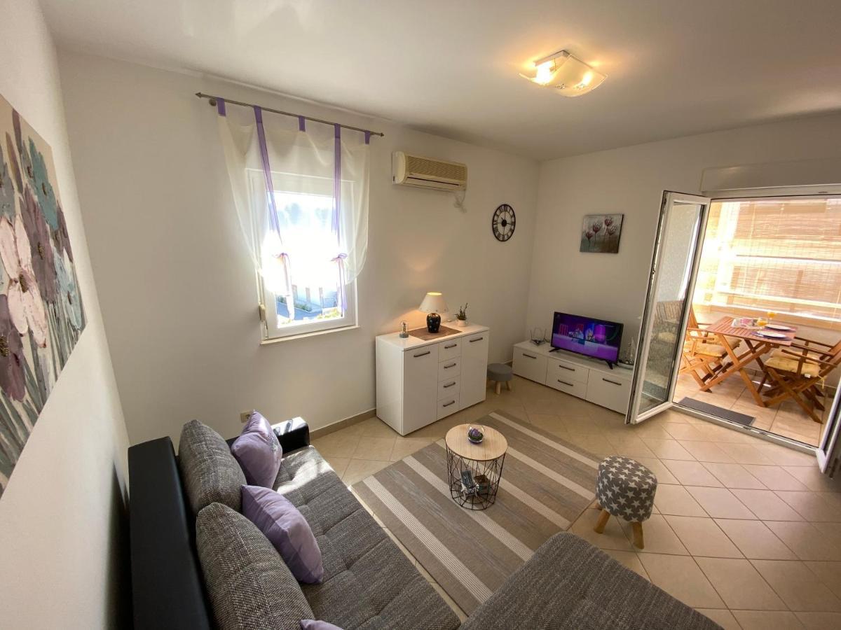 Apartment Tihana Trogir Exteriör bild