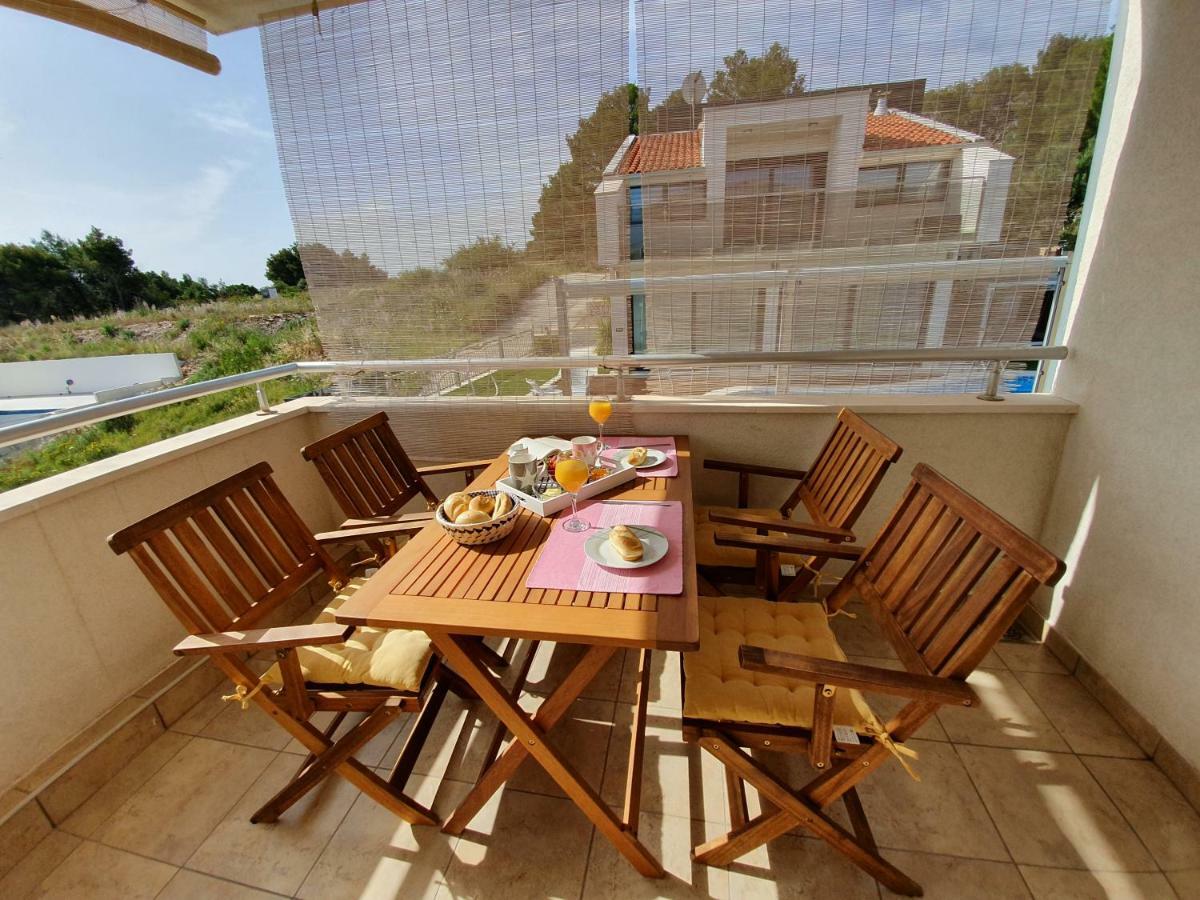 Apartment Tihana Trogir Exteriör bild