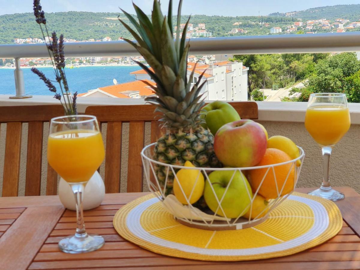 Apartment Tihana Trogir Exteriör bild